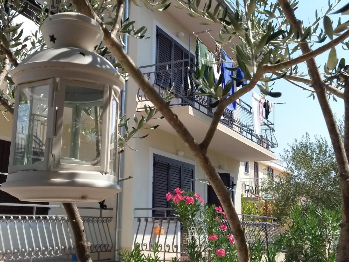 And Charming Apartment In Vantacici มาลินสกา ภายนอก รูปภาพ