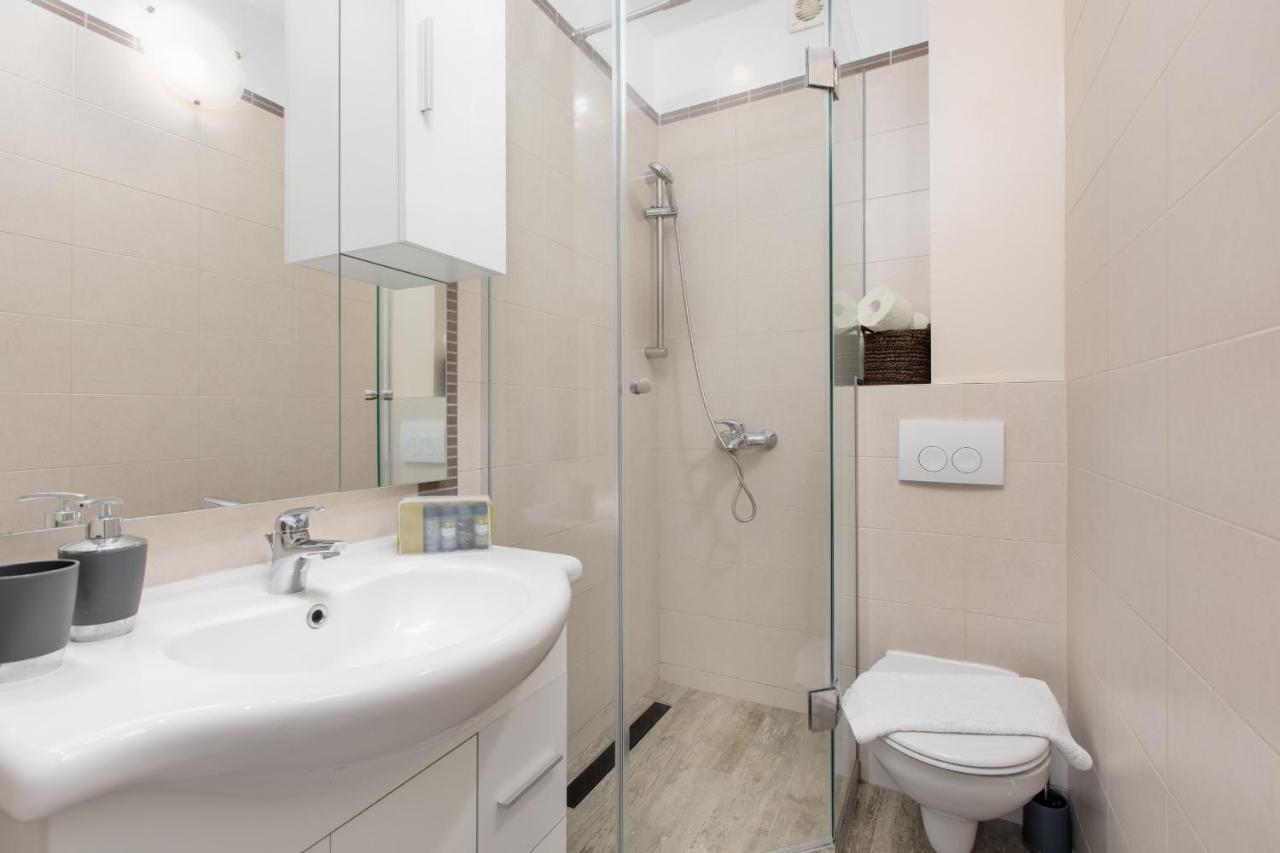 And Charming Apartment In Vantacici มาลินสกา ภายนอก รูปภาพ
