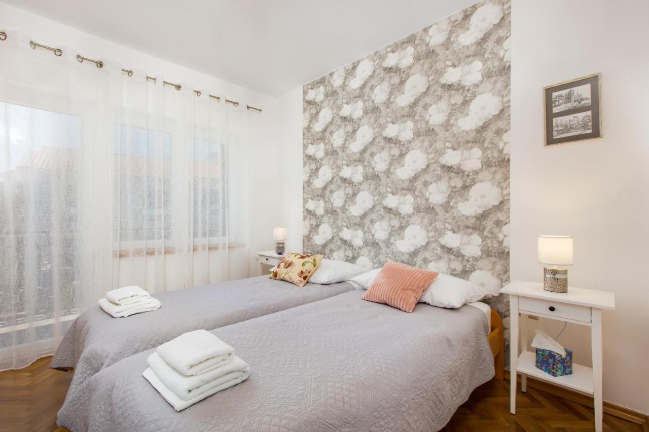And Charming Apartment In Vantacici มาลินสกา ภายนอก รูปภาพ