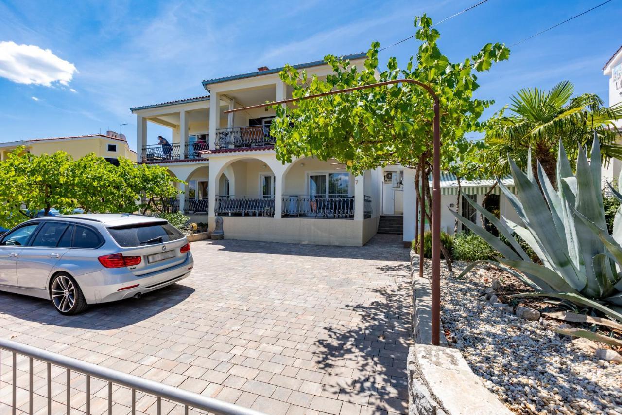 And Charming Apartment In Vantacici มาลินสกา ภายนอก รูปภาพ